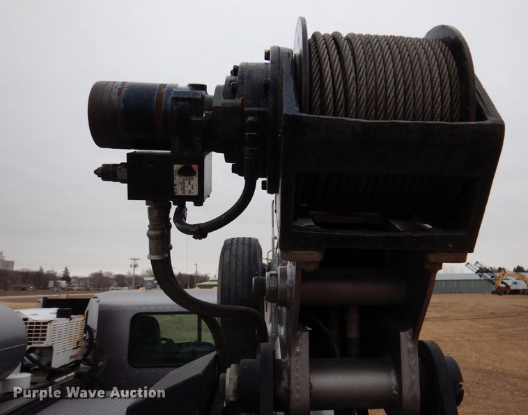 image for item DL5907 2003 Peterbilt 330  utility / service truck