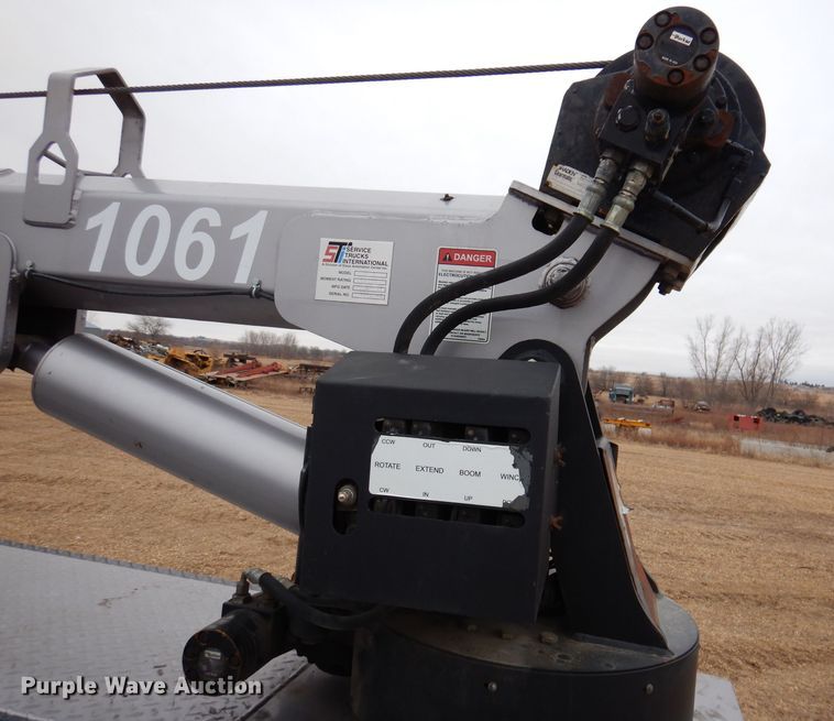 image for item DL5907 2003 Peterbilt 330  utility / service truck