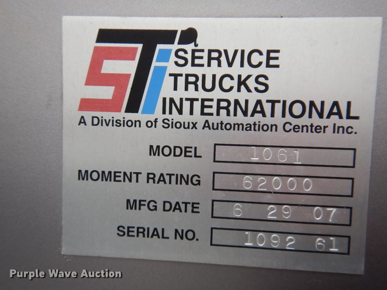 image for item DL5907 2003 Peterbilt 330  utility / service truck