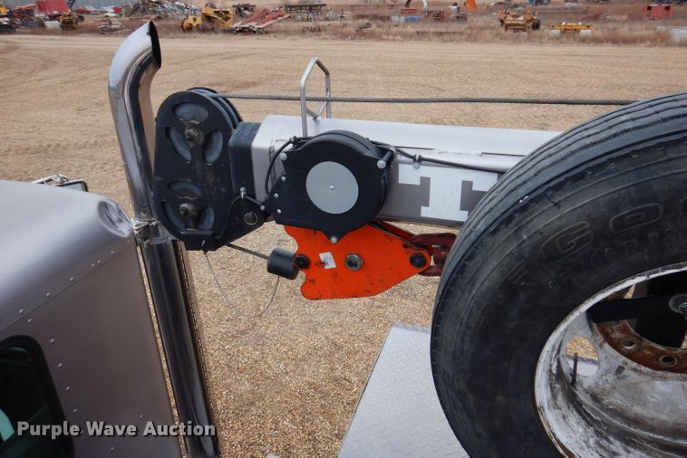 image for item DL5907 2003 Peterbilt 330  utility / service truck