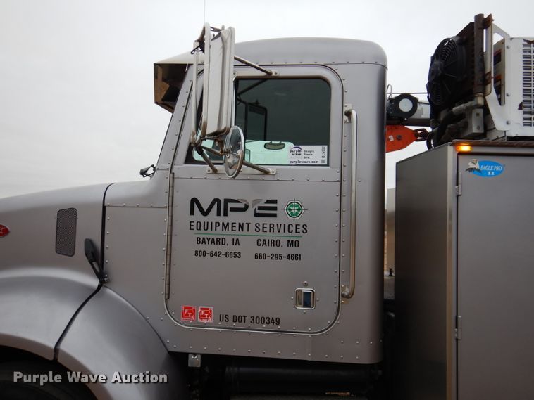 image for item DL5907 2003 Peterbilt 330  utility / service truck