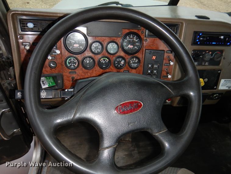 image for item DL5907 2003 Peterbilt 330  utility / service truck