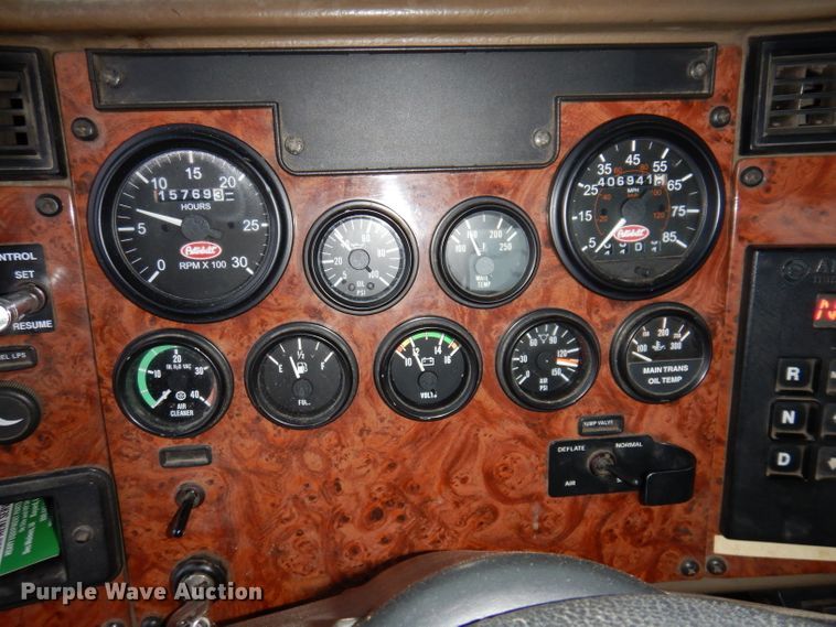 image for item DL5907 2003 Peterbilt 330  utility / service truck