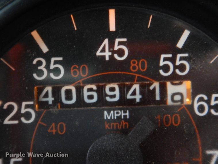 image for item DL5907 2003 Peterbilt 330  utility / service truck