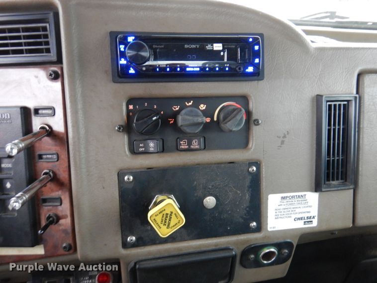 image for item DL5907 2003 Peterbilt 330  utility / service truck