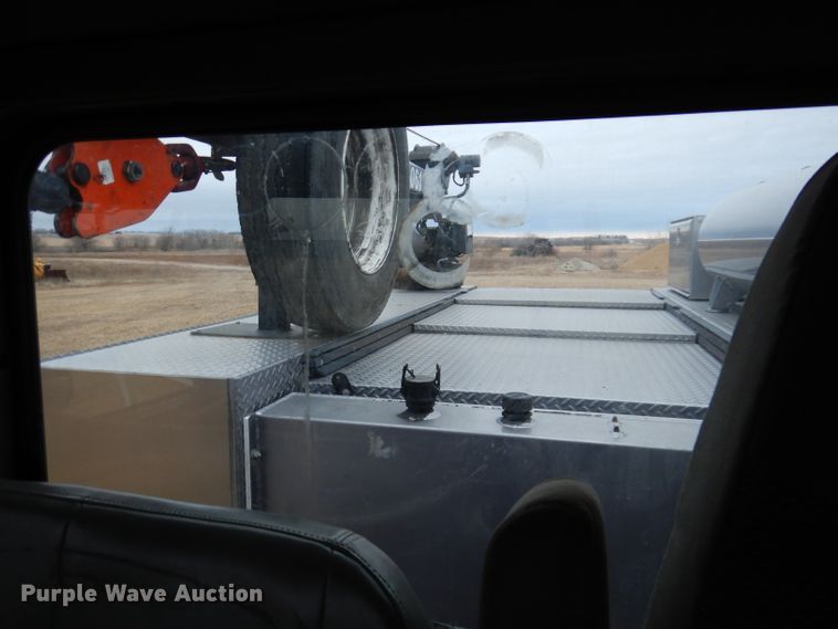 image for item DL5907 2003 Peterbilt 330  utility / service truck