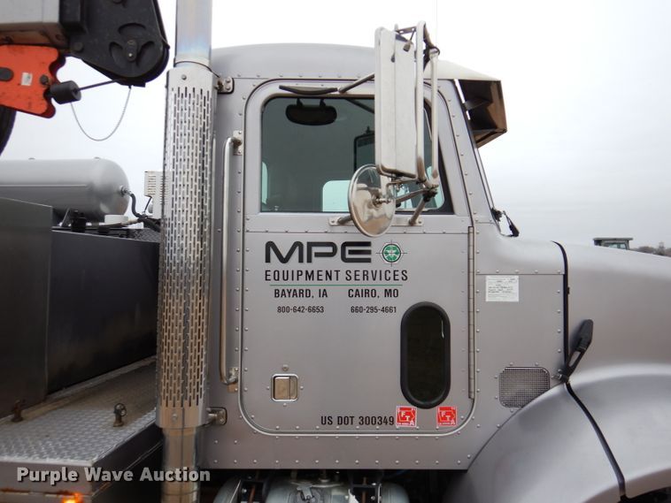 image for item DL5907 2003 Peterbilt 330  utility / service truck