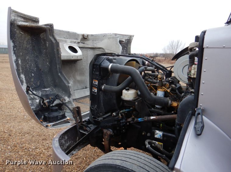 image for item DL5907 2003 Peterbilt 330  utility / service truck