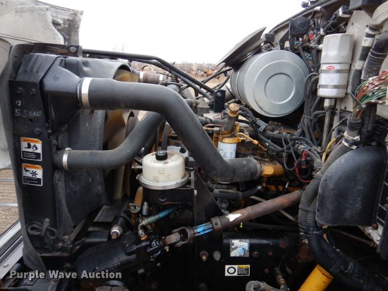 image for item DL5907 2003 Peterbilt 330  utility / service truck