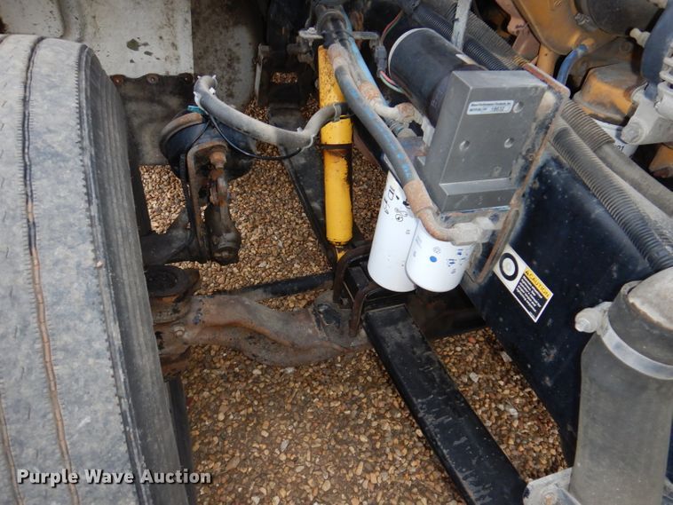 image for item DL5907 2003 Peterbilt 330  utility / service truck