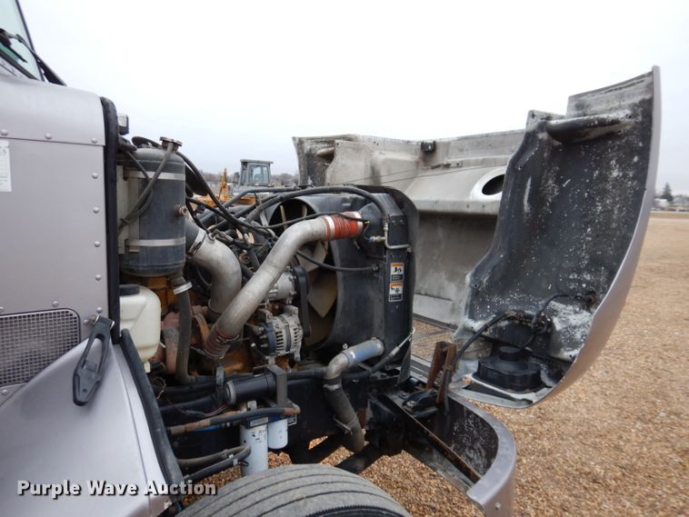 image for item DL5907 2003 Peterbilt 330  utility / service truck