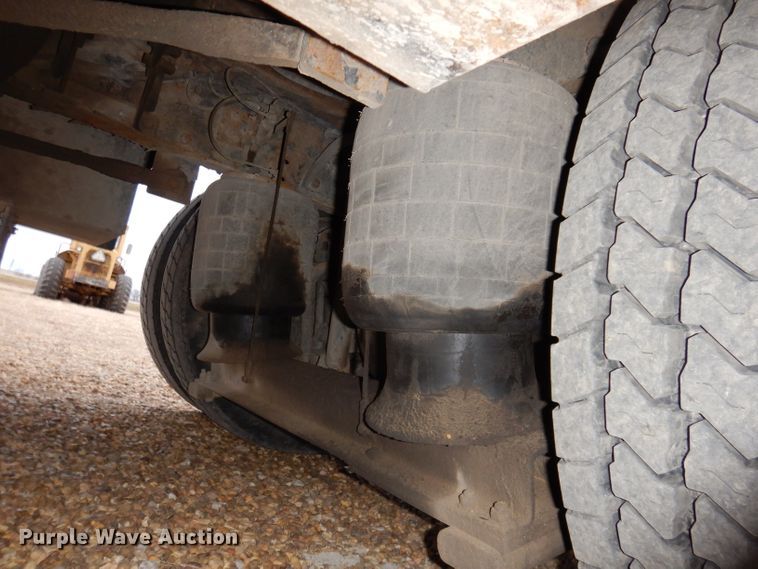 image for item DL5907 2003 Peterbilt 330  utility / service truck