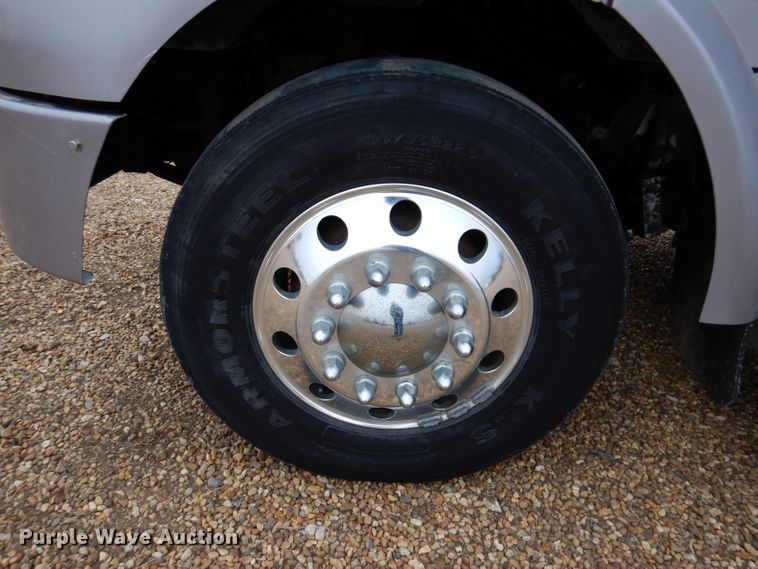 image for item DL5907 2003 Peterbilt 330  utility / service truck