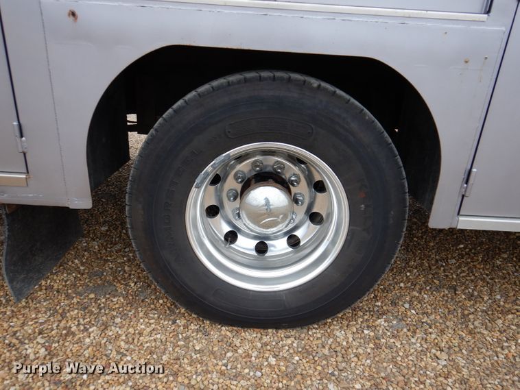 image for item DL5907 2003 Peterbilt 330  utility / service truck