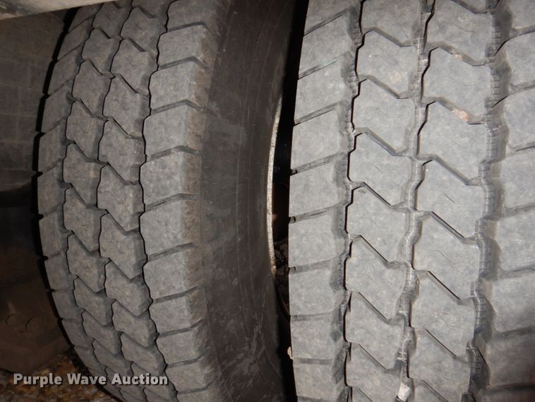 image for item DL5907 2003 Peterbilt 330  utility / service truck