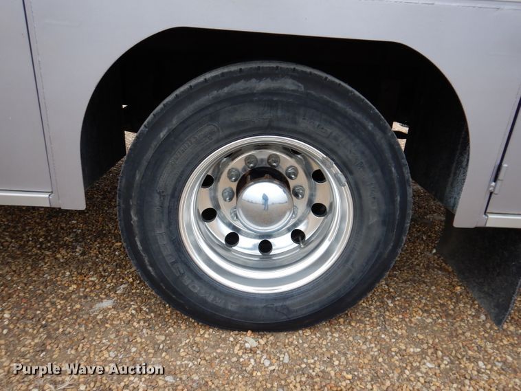 image for item DL5907 2003 Peterbilt 330  utility / service truck