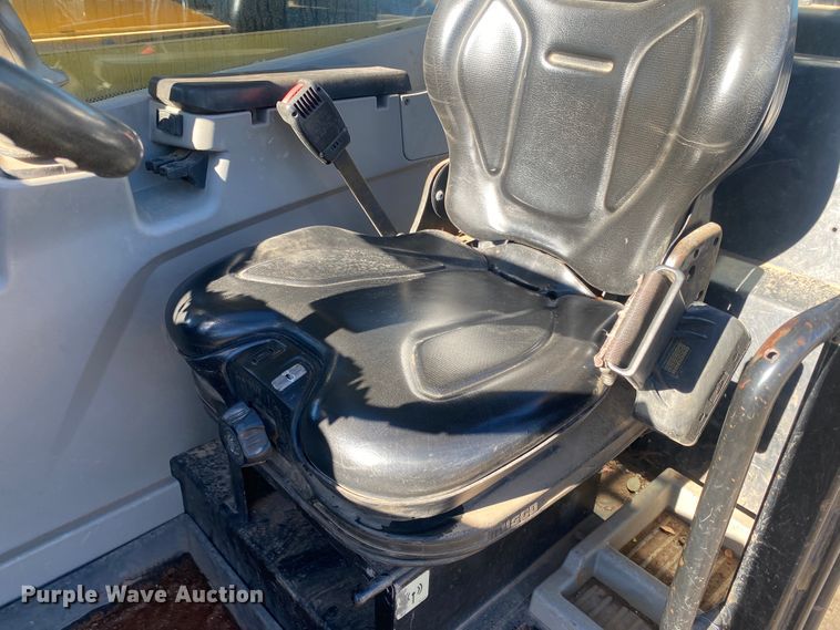 image for item DL6232 2017 Caterpillar TL1055D  telehandler