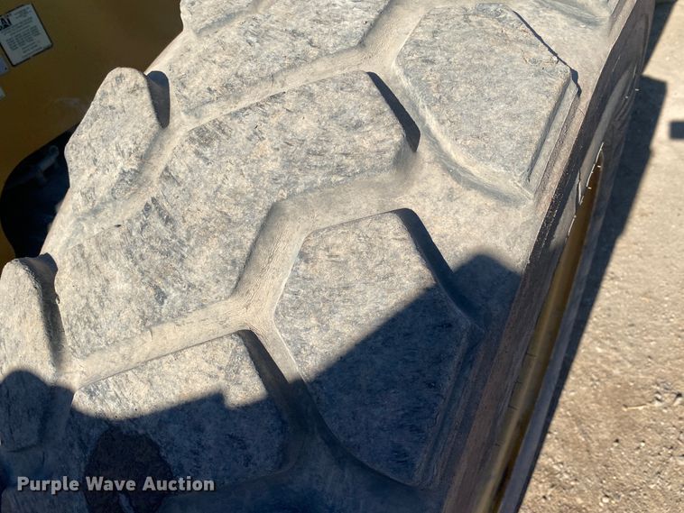 image for item DL6232 2017 Caterpillar TL1055D  telehandler