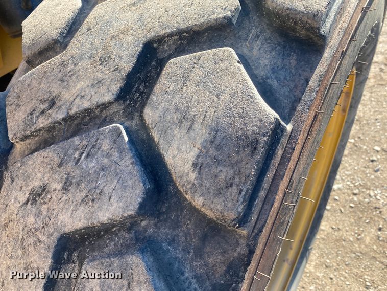 image for item DL6232 2017 Caterpillar TL1055D  telehandler