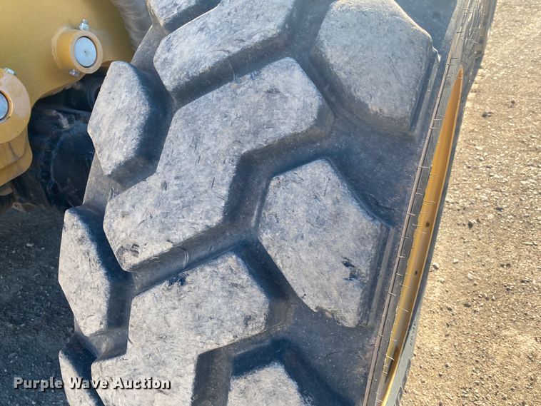 image for item DL6232 2017 Caterpillar TL1055D  telehandler