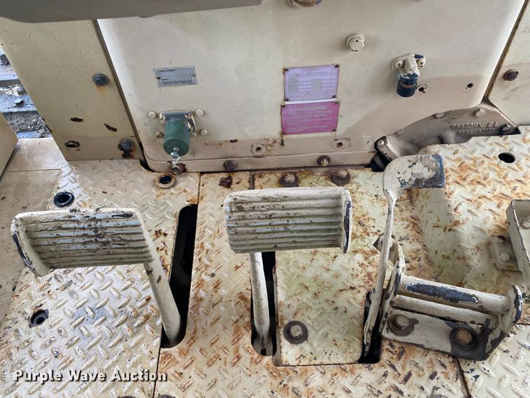 image for item DL6826 Caterpillar D7F  dozer