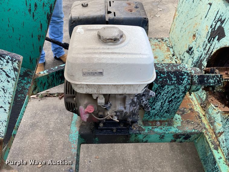 image for item DL6830 2002 Garlock 412  tar kettle