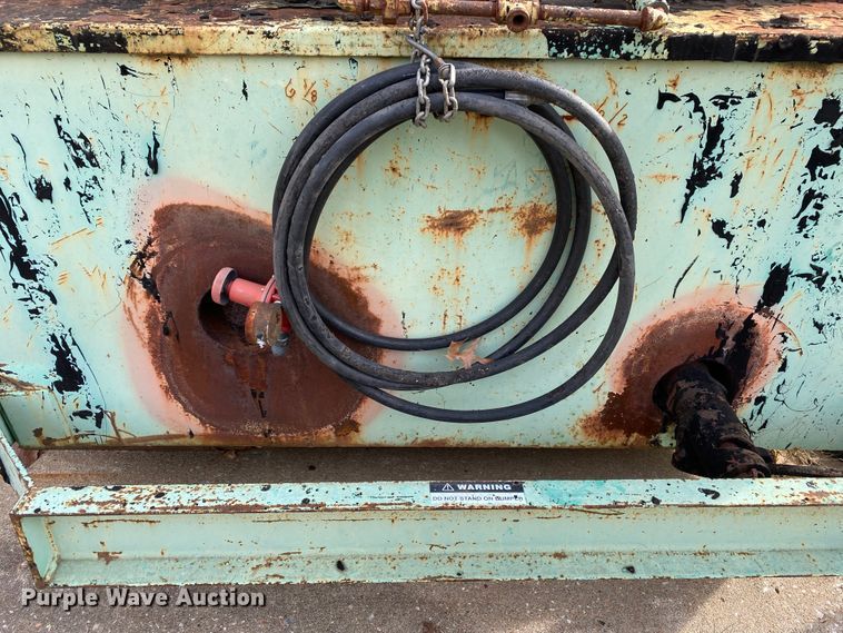 image for item DL6830 2002 Garlock 412  tar kettle