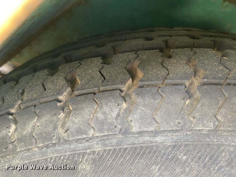 image for item DL6830 2002 Garlock 412  tar kettle