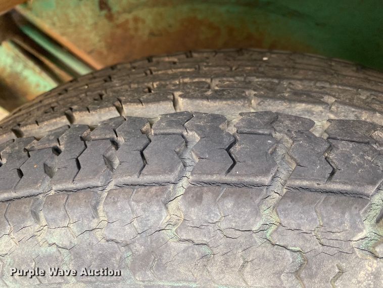 image for item DL6830 2002 Garlock 412  tar kettle