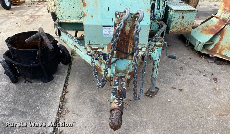 image for item DL6830 2002 Garlock 412  tar kettle