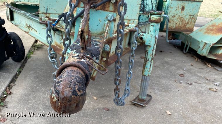 image for item DL6830 2002 Garlock 412  tar kettle