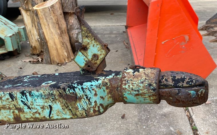 image for item DL6830 2002 Garlock 412  tar kettle