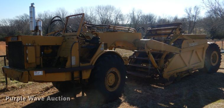 image for item DL6836 Michigan 110H  elevating scraper