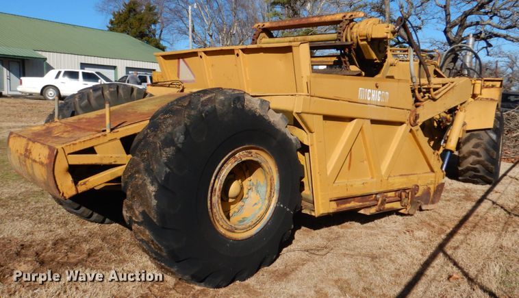 image for item DL6836 Michigan 110H  elevating scraper