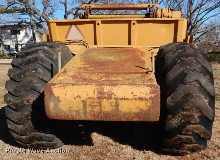 image for item DL6836 Michigan 110H  elevating scraper