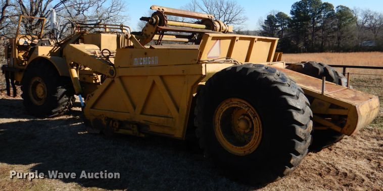 image for item DL6836 Michigan 110H  elevating scraper