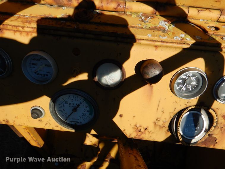 image for item DL6836 Michigan 110H  elevating scraper