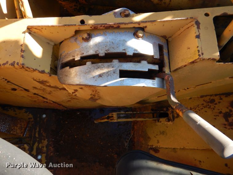 image for item DL6836 Michigan 110H  elevating scraper