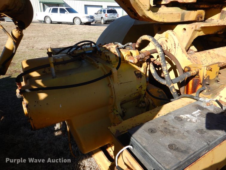 image for item DL6836 Michigan 110H  elevating scraper