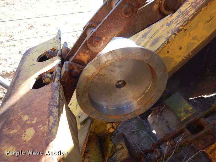 image for item DL6836 Michigan 110H  elevating scraper