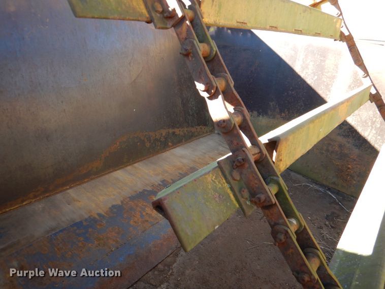 image for item DL6836 Michigan 110H  elevating scraper