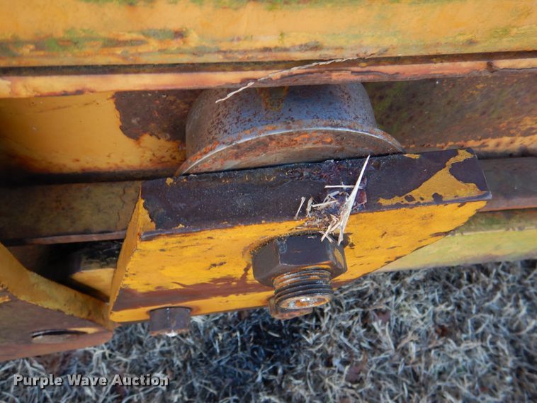 image for item DL6836 Michigan 110H  elevating scraper