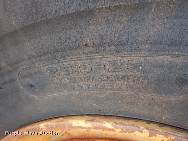 image for item DL6836 Michigan 110H  elevating scraper