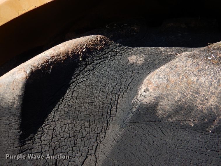 image for item DL6836 Michigan 110H  elevating scraper