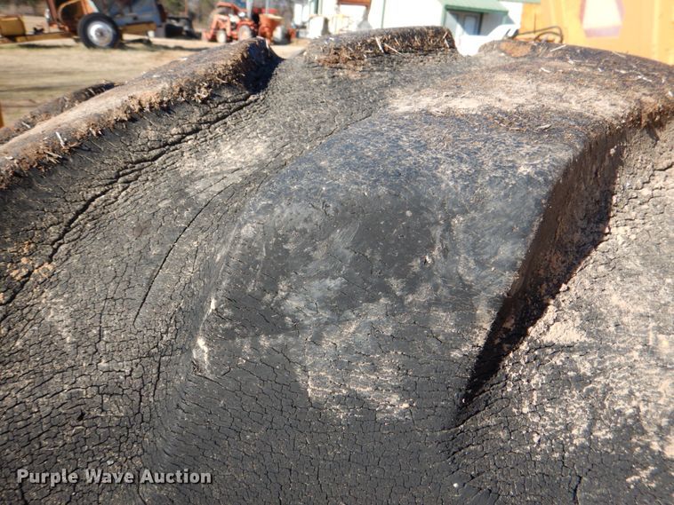 image for item DL6836 Michigan 110H  elevating scraper