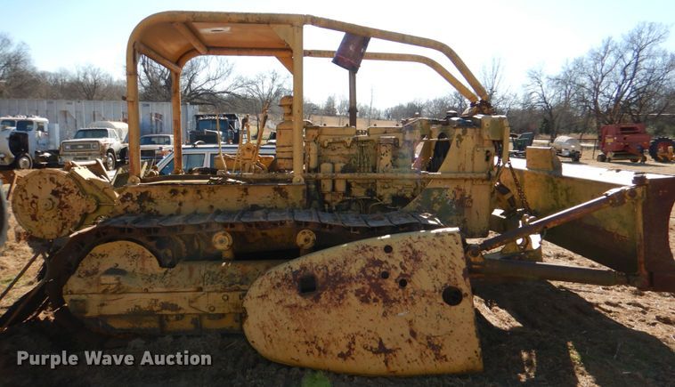 image for item DL6848 Caterpillar D7U  dozer