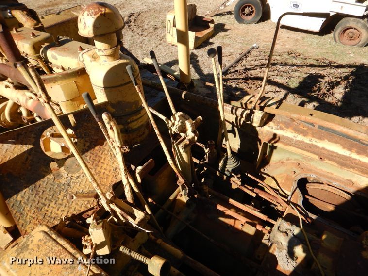 image for item DL6848 Caterpillar D7U  dozer