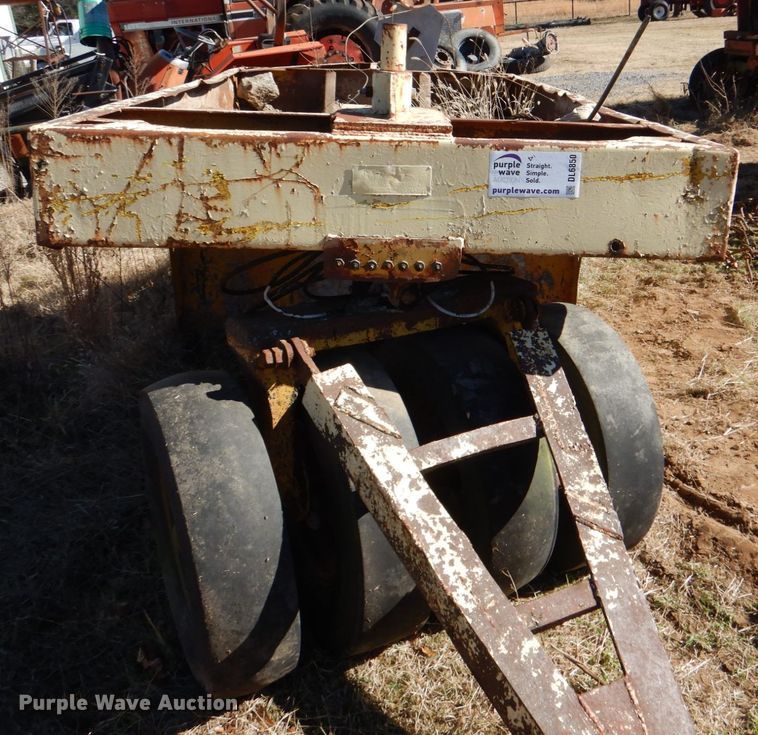 image for item DL6850 Pneumatic roller