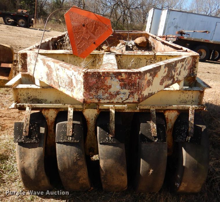 image for item DL6850 Pneumatic roller