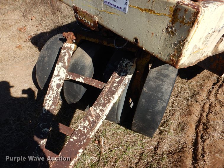 image for item DL6850 Pneumatic roller